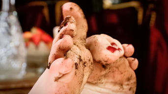 Aiden Starr en 'BONUS update! Bitchy Dirty Feet!'