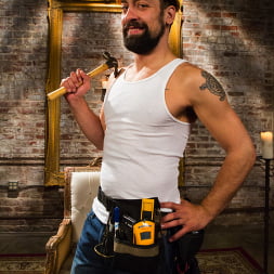 Aiden Starr en La pausa para el almuerzo de los trabajadores de la construcción se convierte en su primer fisting anal (foto 18) Aiden Starr en 'Kink' La pausa para el almuerzo de los trabajadores de la construcción se convierte en su primer fisting anal (Miniatura 18)