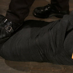 Alani Pi in 'Kink' Taking a Piece of Pi (Thumbnail 7)