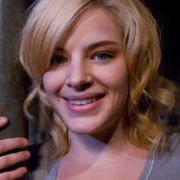 Ally Ann en 'Kink' Ally Ann: La perra llorona toma lo que le dan (Miniatura 2)