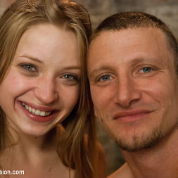 Alyssa Branch en 'Kink' Carne fresca: sucursal Alyssa (Miniatura 11)