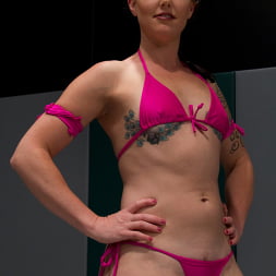 Andre Shakti en 'Kink' 6 chicas se follan al equipo perdedor después de que no pueden continuar (Miniatura 11)