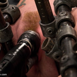 Andy San Dimas in Relentless - Andy San Dimas (Photo 3) Andy San Dimas in 'Kink' Relentless - Andy San Dimas (Thumbnail 3)