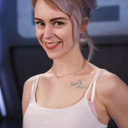 Anna Tyler en 'Kink' Un día con el Dr. Thumper (Miniatura 16)