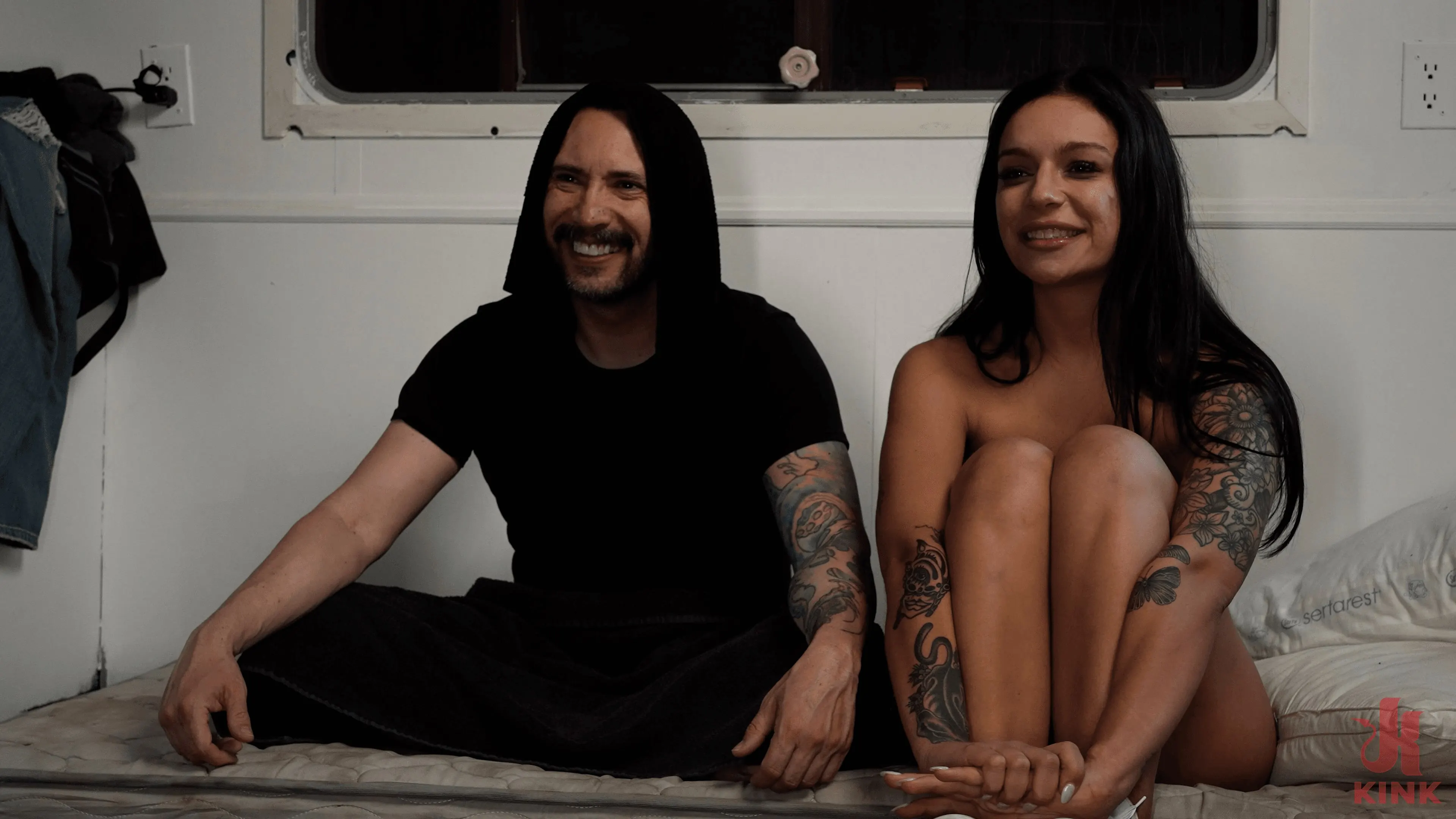 ▷ April Olsen in Looking For Trouble: April Olsen and Tommy Pistol (Photo  1) | Kink