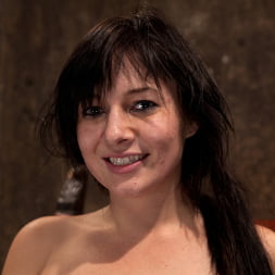 Ashli Orion en La chica de al lado recibe brutales azotes con los pies, orgasmos devastadores, una horrible follada de garganta y abuso anal (foto 7) Ashli Orion en 'Kink' La chica de al lado recibe brutales azotes con los pies, orgasmos devastadores, una horrible follada de garganta y abuso anal (Miniatura 7)