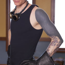 August Taylor in Latex Lust (Photo 21) August Taylor in 'Kink' Latex Lust (Thumbnail 21)