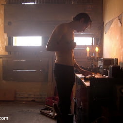 August Taylor in Latex Lust (Photo 28) August Taylor in 'Kink' Latex Lust (Thumbnail 28)