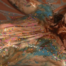 Barbary Rose in Sploshing: Sexy Sensation with Food for Play and Pain (Photo 4) Barbary Rose in 'Kink' Sploshing: Sexy Sensation with Food for Play and Pain (Thumbnail 4)