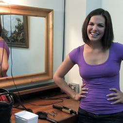 Bobbi Starr en 'Kink' Mamada y garganta profunda 101 con la sexy Bobbi Starr (Miniatura 2)