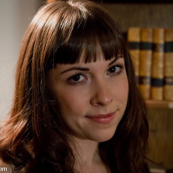 Bobbi Starr en 'Kink' Ratón de biblioteca (Miniatura 2)