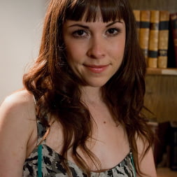 Bobbi Starr en 'Kink' Ratón de biblioteca (Miniatura 18)