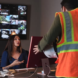 Brenna McKenna en 'Kink' Compensación de trabajadores (Miniatura 3)