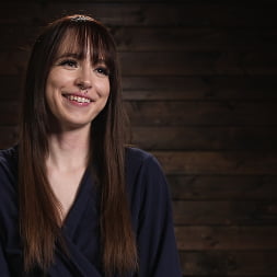 Brooke Johnson en 'Kink' La esclavitud brutal de Brooke (Miniatura 30)