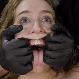 Cadence Lux en 'Kink' in Brutally Devastating Torment and Bondage (Miniatura 24)