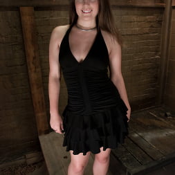 Charlotte Vale in Charlotte Vale (Photo 1) Charlotte Vale in 'Kink' Charlotte Vale (Thumbnail 1)