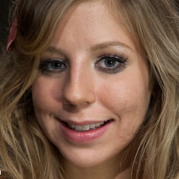 Chastity Lynn en 'Kink' - Cum Begging Cunt - Live Show Part 2 (Miniatura 8)