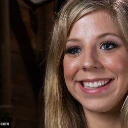 Chastity Lynn en 'Kink' Nacho Vidal folla a una rubia de culo respingón muy caliente en una escena pública hardcore (Miniatura 17)