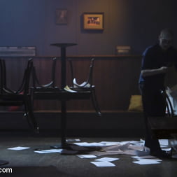 Christie Stevens en 'Kink' La auditoría anal (Miniatura 1)