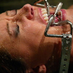 Christina Carter en 'Kink' and Julie Night (Miniatura 6)