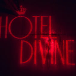 Cherie Deville en 'Kink' Bienvenido al Hotel Divine. (Miniatura 24)