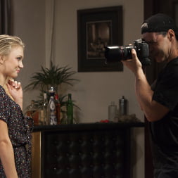 Dakota Skye in 'Kink' The Naive Model and the Creepy Photographer (Thumbnail 1)