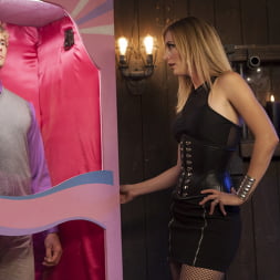Mona Wales en 'Kink' La sádica Barbie rompe el muñeco Ken (Miniatura 7)
