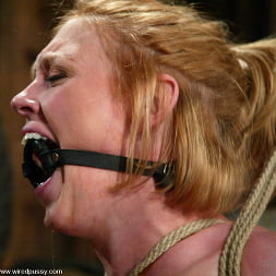 Dee Williams en 'Kink' Princesa donna dolore y querida (Miniatura 14)