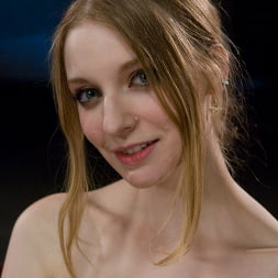Ela Darling in 'Kink' Amateur Casting Couch: Ela Darling on the box (Thumbnail 2)