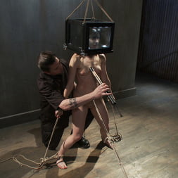 Elise Graves en 'Kink' - DESTROYED!!!!!!! (Miniatura 4)