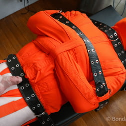 Elise Graves en 'Kink' Exprime una naranja (Miniatura 20)