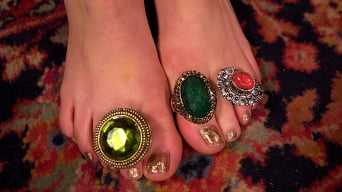 Ella Nova en 'Gypsy Foot Fuck Fortune'