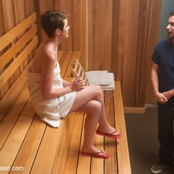 Emma Snow en 'Kink' La sauna (Miniatura 13)