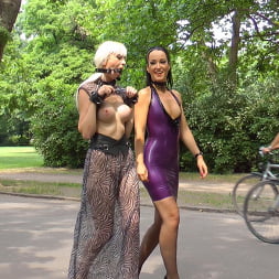 Fetish Liza in Alexa Wild's Double Vaginal Public Humiliation (Photo 4) Fetish Liza in 'Kink' Alexa Wild's Double Vaginal Public Humiliation (Thumbnail 4)