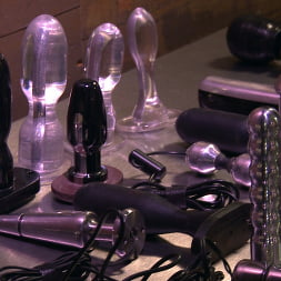 Fivestar in E-Stim 101: Introduction to Electrosex (Photo 1) Fivestar in 'Kink' E-Stim 101: Introduction to Electrosex (Thumbnail 1)