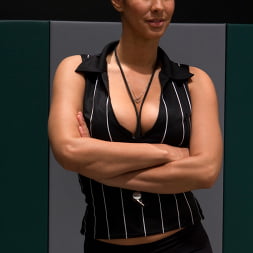 Gia DiMarco en 'Kink' La invicta Gia DiMarco es azotada por la novata Serena Blair (Miniatura 1)