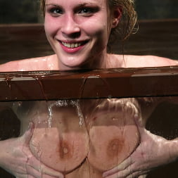 Harmony in Harmony (Photo 15) Harmony in 'Kink' Harmony (Thumbnail 15)
