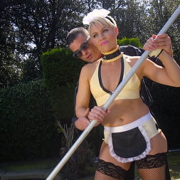 Helena Locke en Takes Down The Douchebag (foto 3) Helena Locke en 'Kink' Takes Down The Douchebag (Miniatura 3)