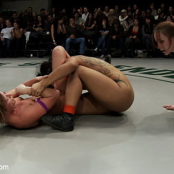 Hollie Stevens en 'Kink' ¿Podrán los Dragones Invictos regresar y ganar el trofeo? ¿Se verá obligado Dragon a correrse en la lona? (Miniatura 18)