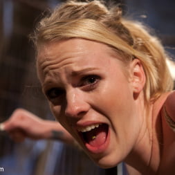 Hydii May in New to Porn, Very new to Electricity! (Photo 5) Hydii May in 'Kink' New to Porn, Very new to Electricity! (Thumbnail 5)