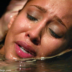Isis Love in Isis Love (Photo 8) Isis Love in 'Kink' Isis Love (Thumbnail 8)