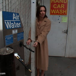 Jada Stevens in Gas Station Booty (Photo 18) Jada Stevens in 'Kink' Gas Station Booty (Thumbnail 18)