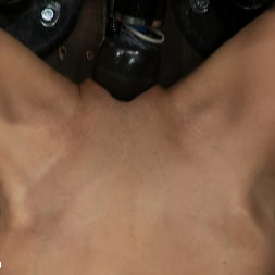 Jade Indica in Aphla and Omega working together to make little bitches cum like sluts You don't see this everyday (Photo 15) Jade Indica in 'Kink' Aphla and Omega working together to make little bitches cum like sluts You don't see this everyday (Thumbnail 15)