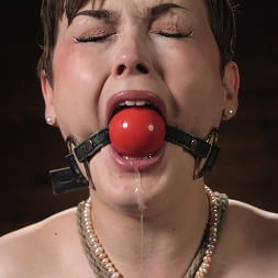 Jade Valentine in Fresh Meat: Jade Valentine (Photo 13) Jade Valentine in 'Kink' Fresh Meat: Jade Valentine (Thumbnail 13)