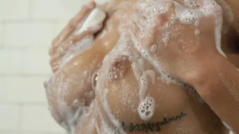 Janice Griffith in '- Up and Coming Starlet Gives her Pussy to the Machines'