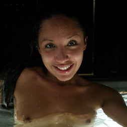 Jasmine Byrne in 'Kink' Jasmine Byrne (Thumbnail 8)