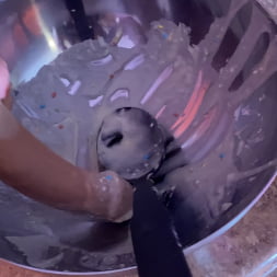 Jessa Jordan in Kinky Cookies: Jessa Jordan Gives It To Reid Castle (Photo 7) Jessa Jordan in 'Kink' Kinky Cookies: Jessa Jordan Gives It To Reid Castle (Thumbnail 7)