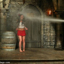 Karma in Karma (Photo 1) Karma in 'Kink' Karma (Thumbnail 1)