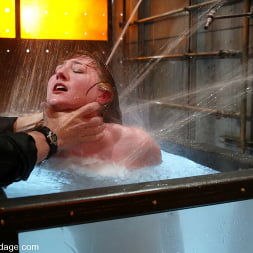 Kendra James en 'Kink' Kendra James (Miniatura 13)