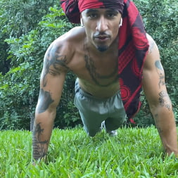 King Noire in 'Kink' Fantasy Fitness: Jet Setting Jasmine and King Noire Work Out the Kinks (Thumbnail 1)